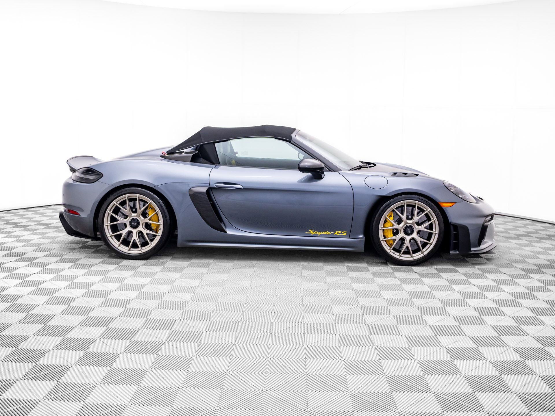 Certified 2025 Porsche 718 Boxster Spyder RS RWD image 7