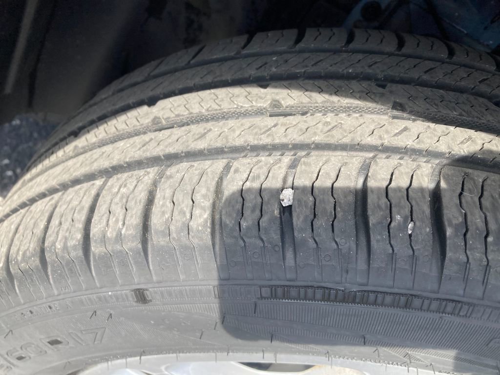 Used 2018 Jeep Renegade Latitude w/ Cold Weather Group image 32