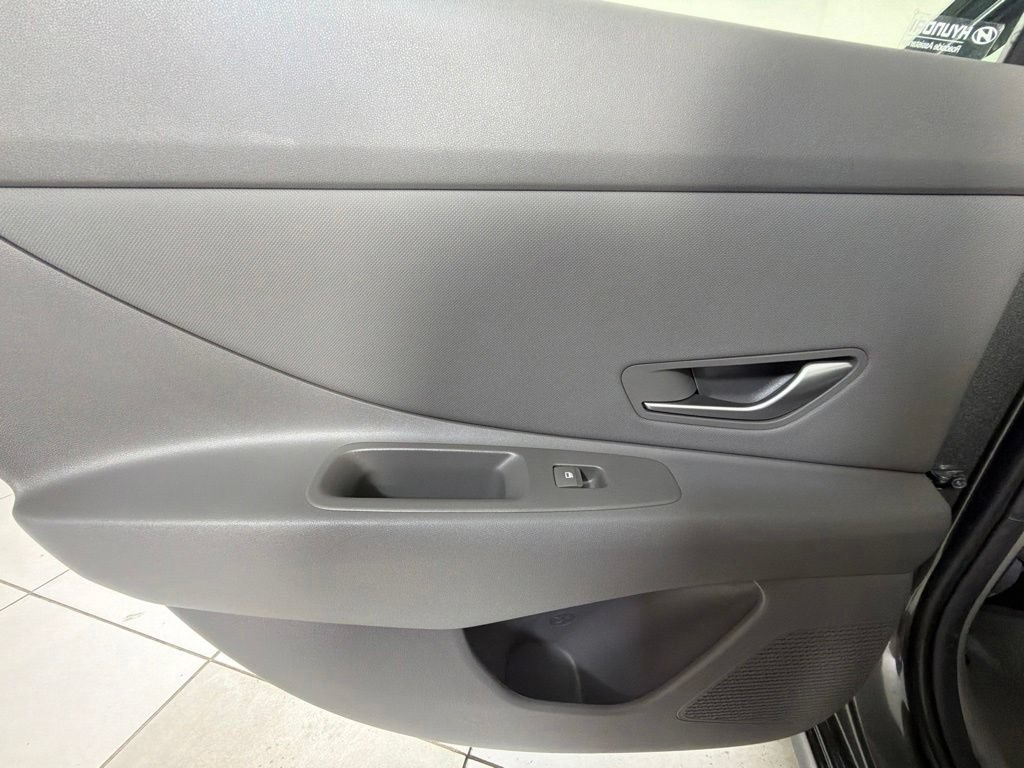 Certified 2025 Hyundai Elantra SEL FWD image 25