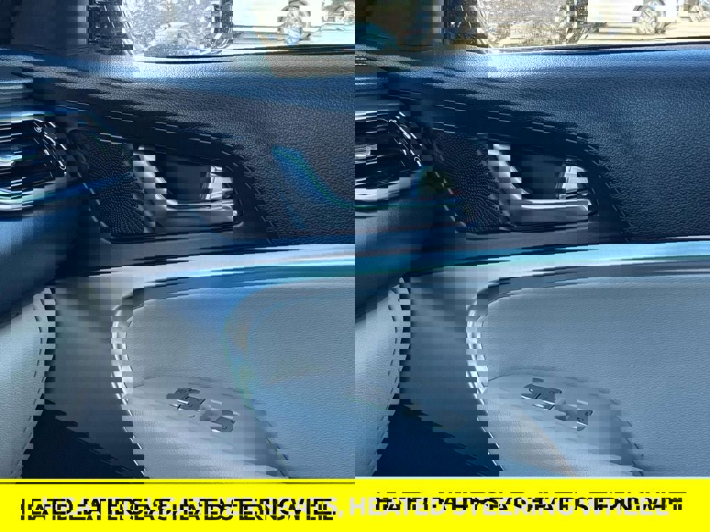 Used 2023 Genesis G70 2.0T image 25