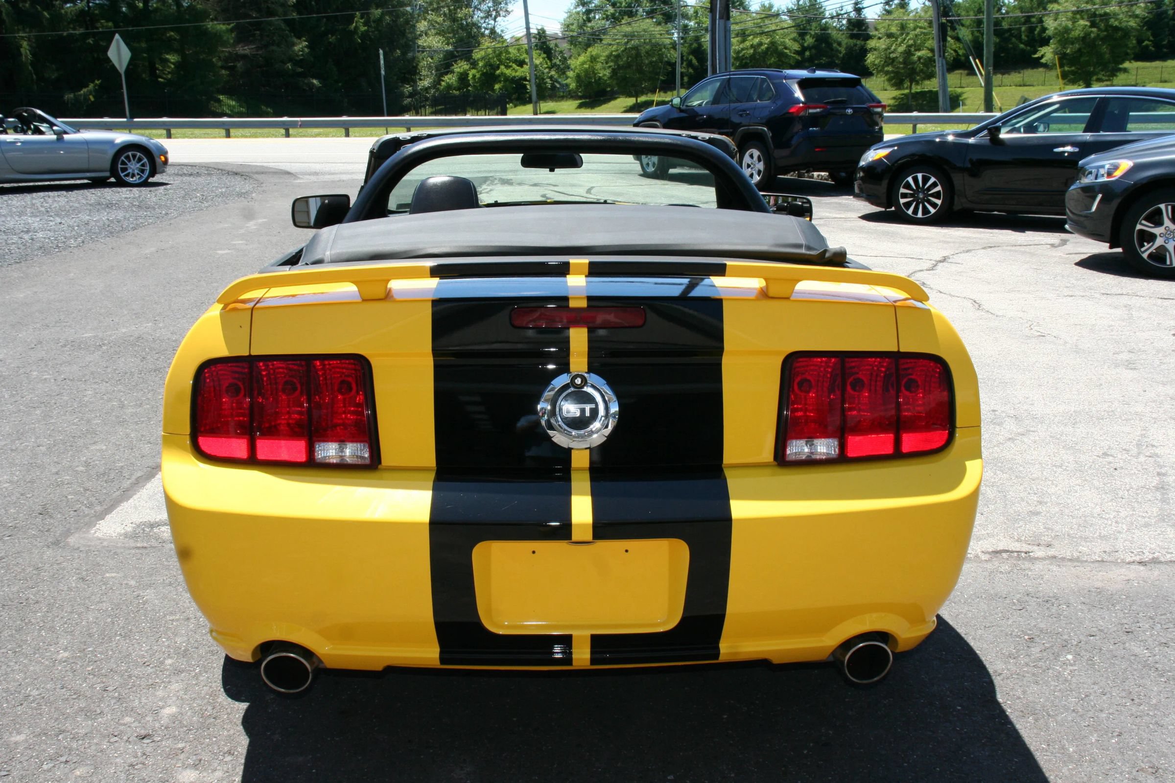 Used 2006 Ford Mustang GT Premium RWD image 32