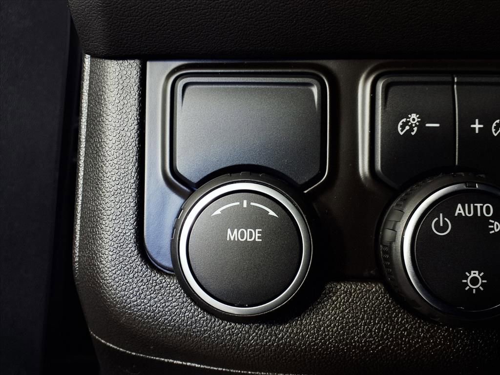 Used 2023 Chevrolet Suburban LS image 22