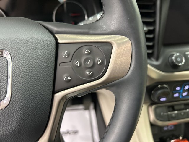 Used 2023 GMC Acadia Denali image 18