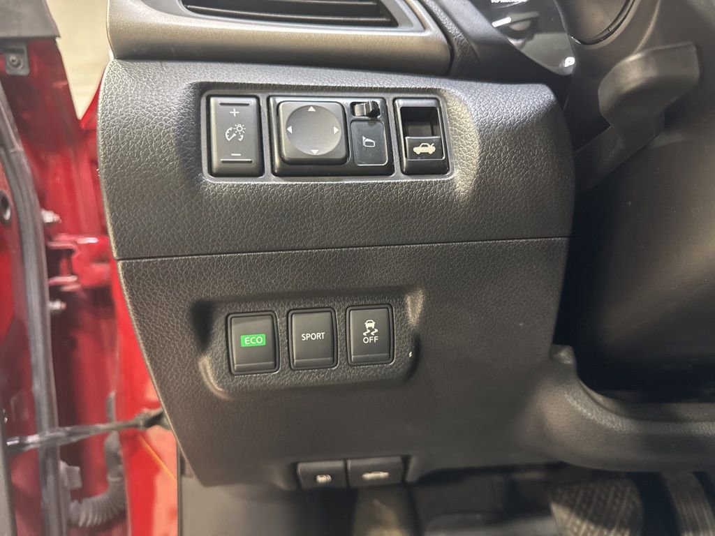 Used 2013 Nissan Sentra SR w/ Driver Pkg FWD image 13