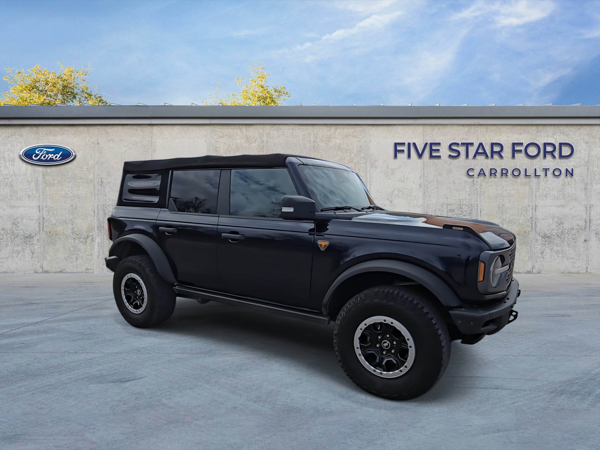 Used 2021 Ford Bronco Badlands image 2