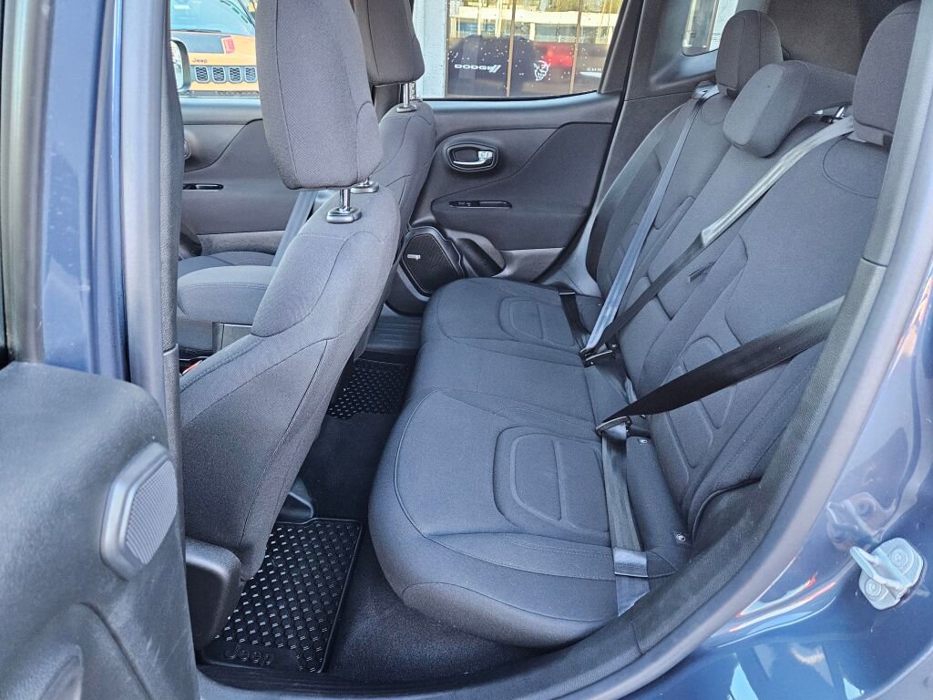 Used 2021 Jeep Renegade Latitude w/ Sun & Sound Group image 17