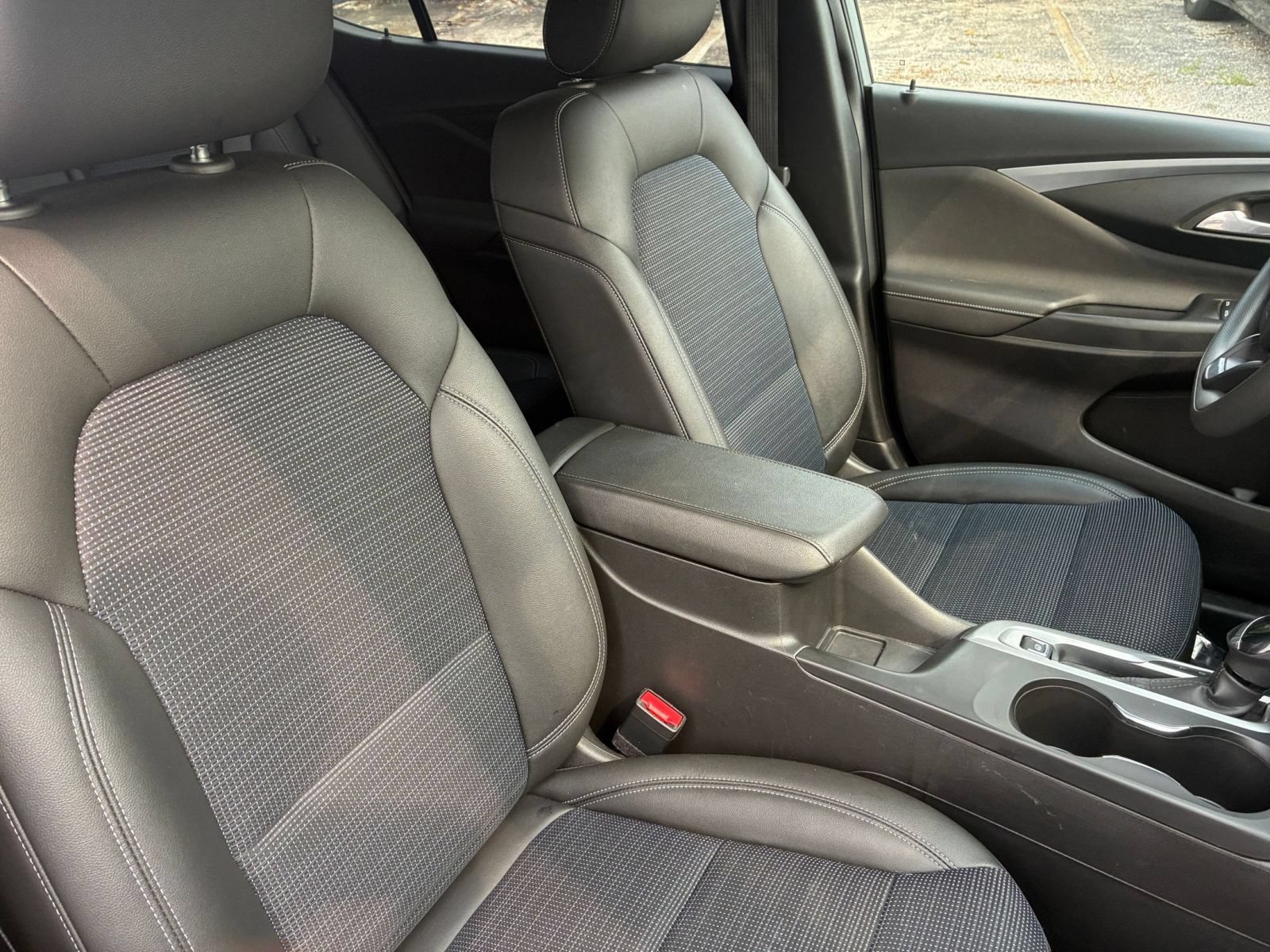 Used 2025 Buick Envista Preferred FWD image 26