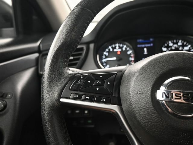 Used 2019 Nissan Rogue SV AWD/4WD image 16