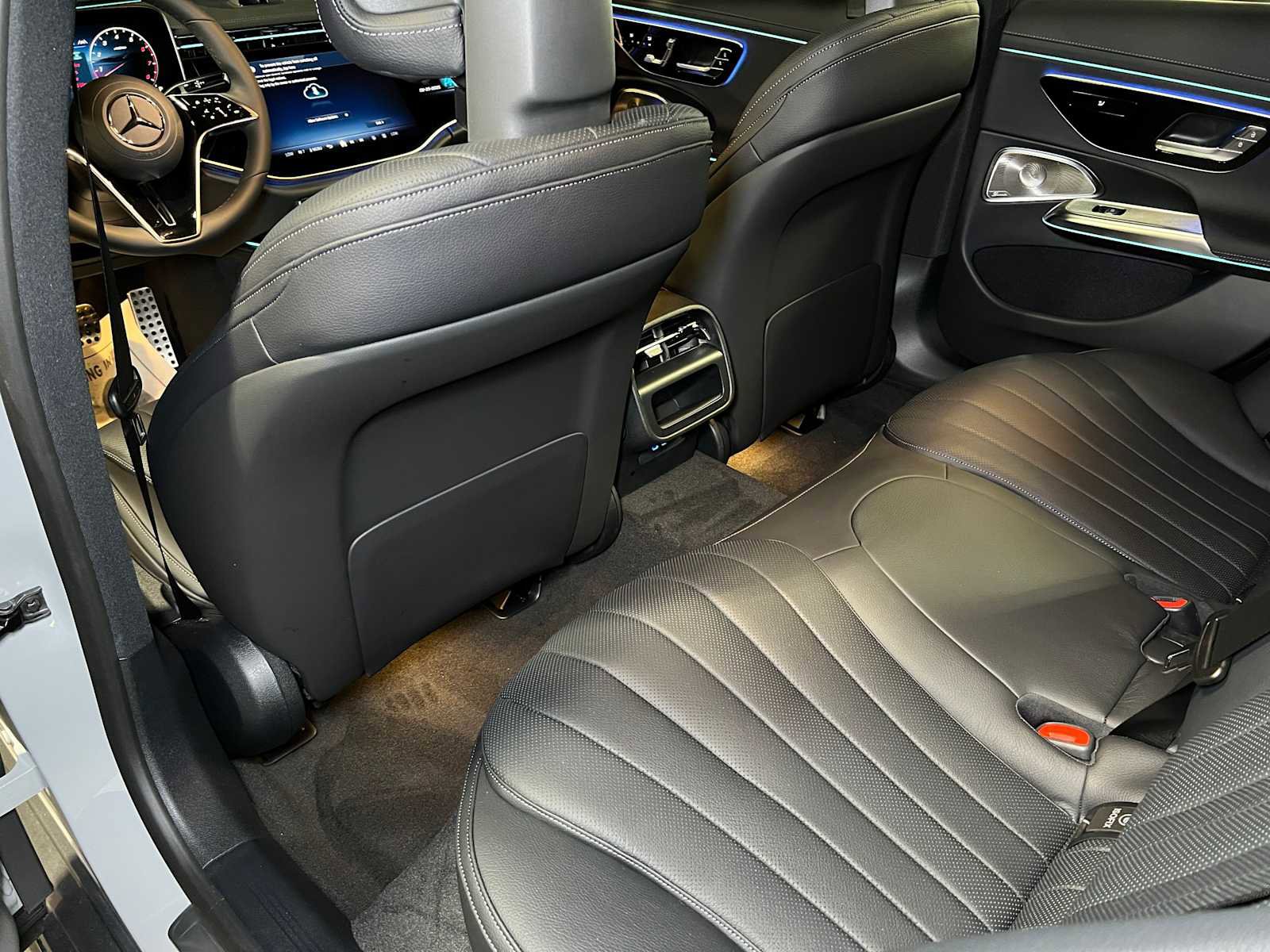 New 2026 Mercedes-Benz E 450 4MATIC All-Terrain Wagon image 19