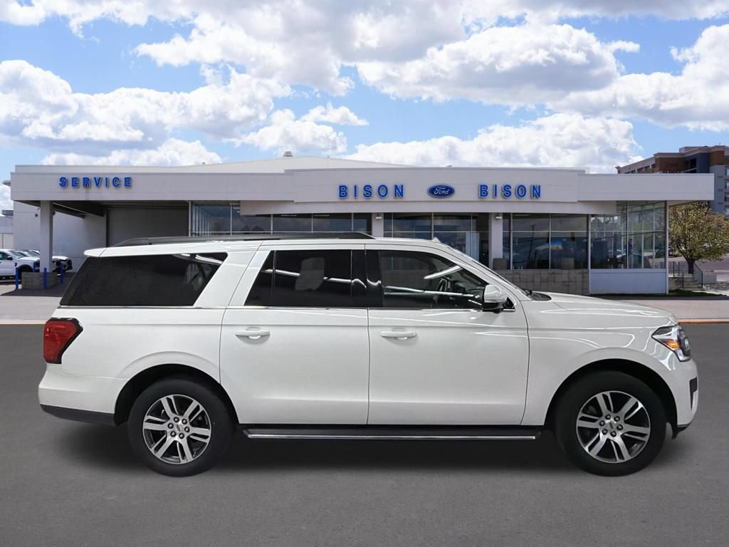 Used 2022 Ford Expedition Max XLT AWD/4WD image 2