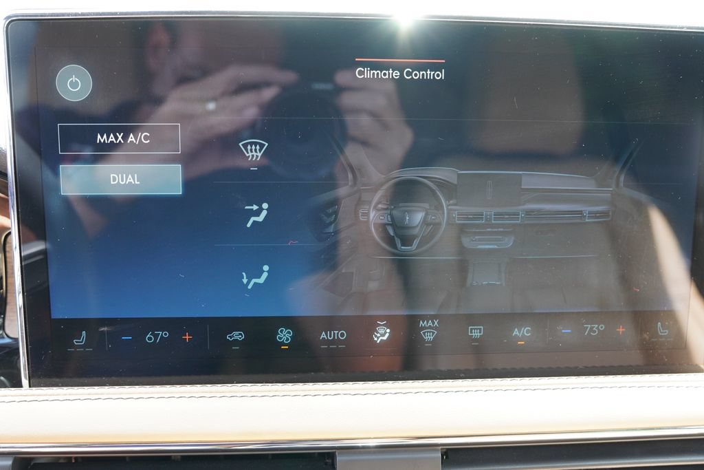 Used 2023 Lincoln Corsair Reserve w/ Jet Appearance Package AWD/4WD image 27