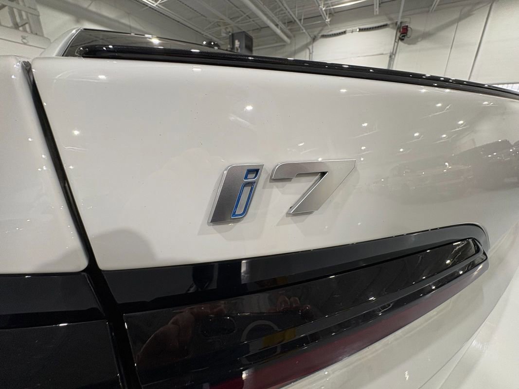 Used 2024 BMW i7 xDrive60 image 51