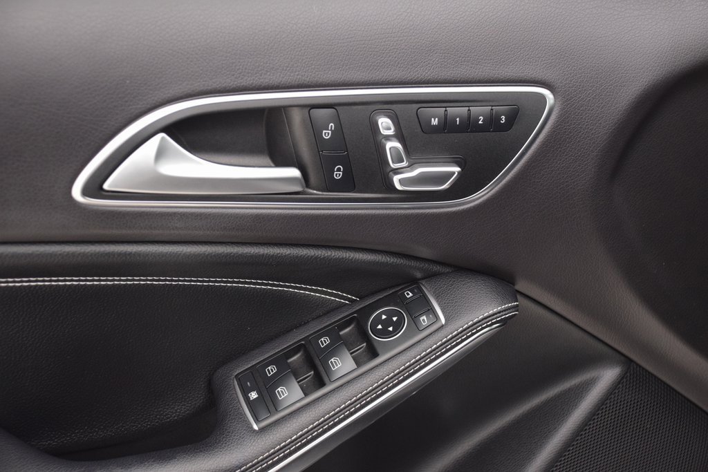 Used 2018 Mercedes-Benz GLA 250 4MATIC image 21