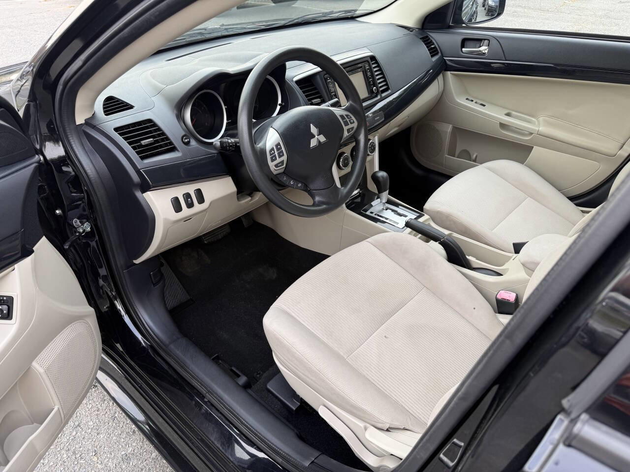 Used 2017 Mitsubishi Lancer ES image 8