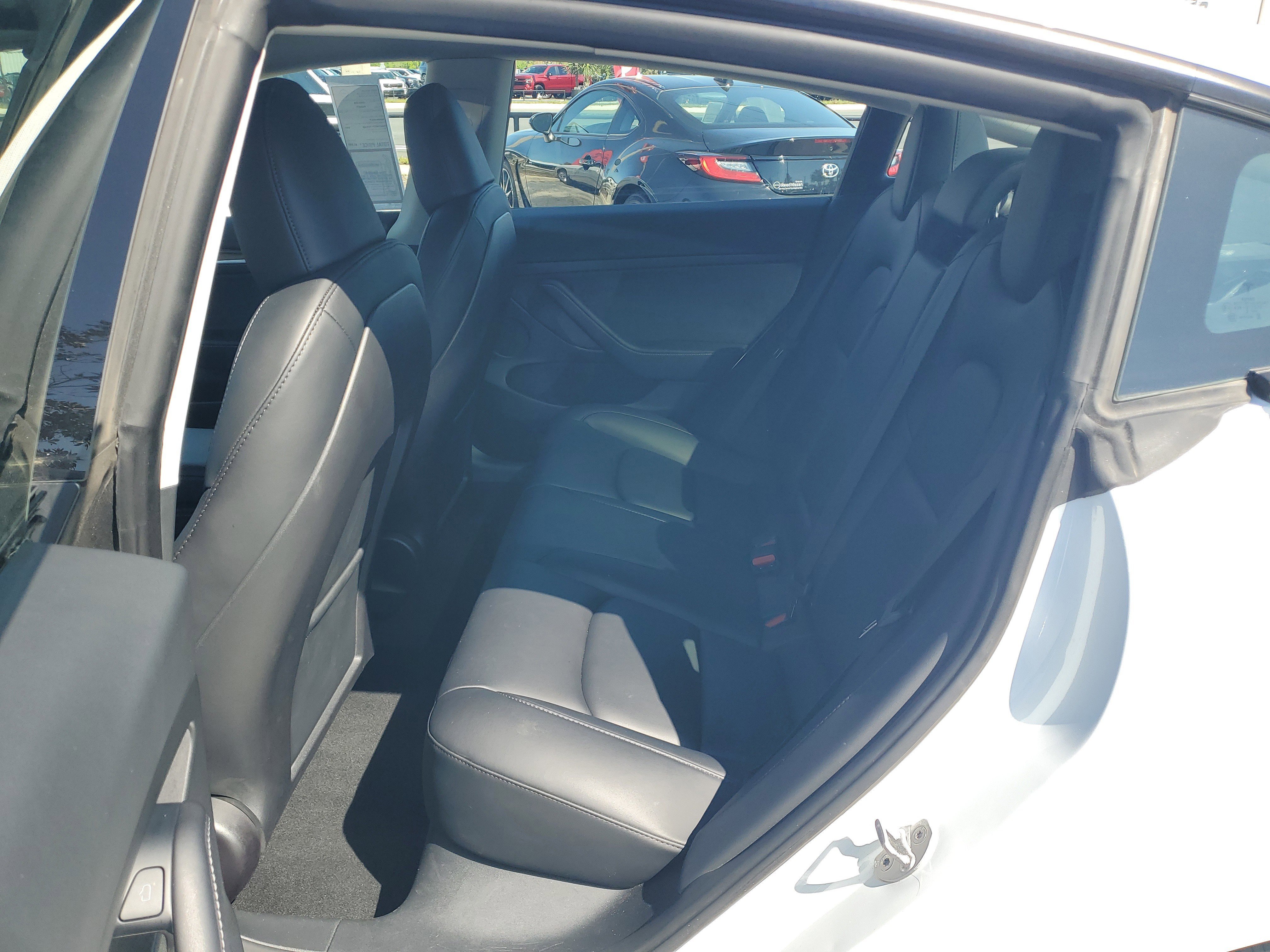 Used 2023 Tesla Model 3 Standard Range image 16