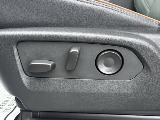 Certified 2025 GMC Yukon AT4 image 12