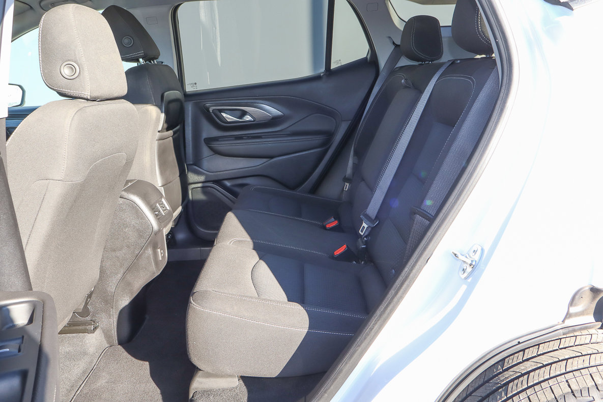 Used 2024 GMC Terrain SLE image 8