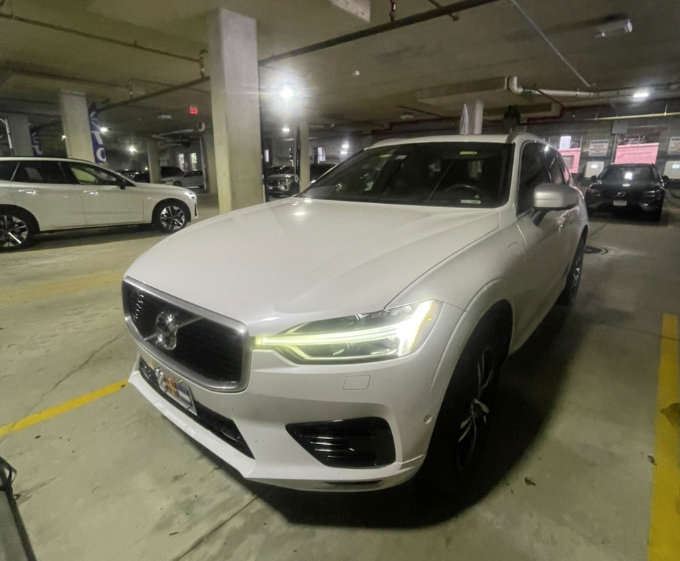 Used 2018 Volvo XC60 T8 R-Design w/ Convenience Package