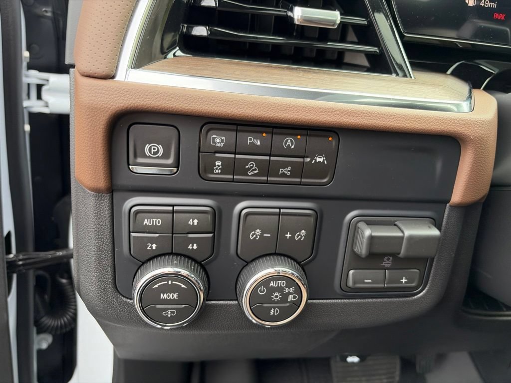New 2026 Chevrolet Tahoe High Country AWD/4WD image 16