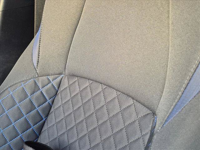 Used 2020 Toyota C-HR XLE FWD image 15