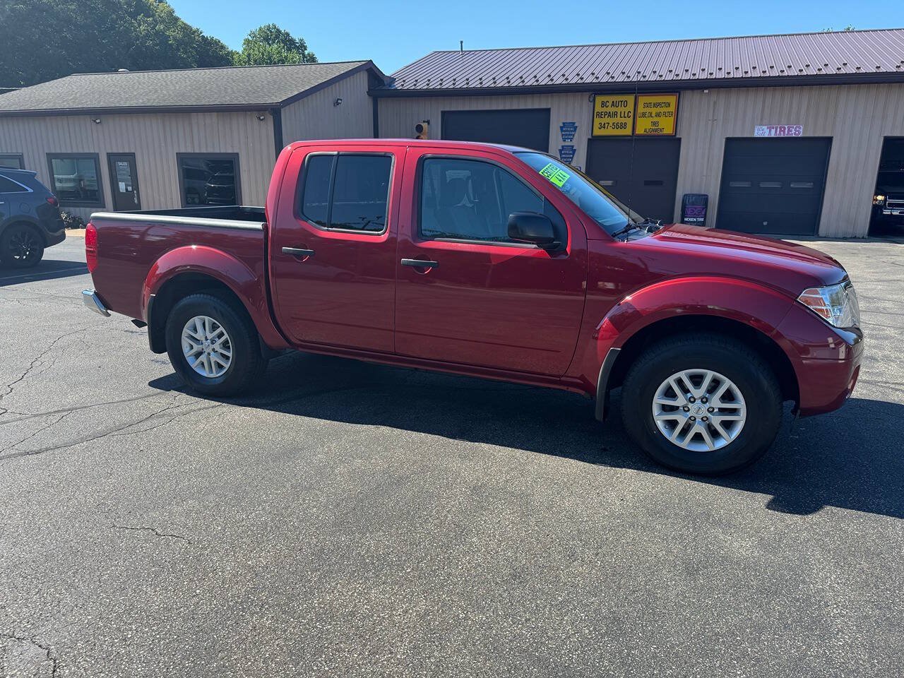 Used 2019 Nissan Frontier SV AWD/4WD image 2