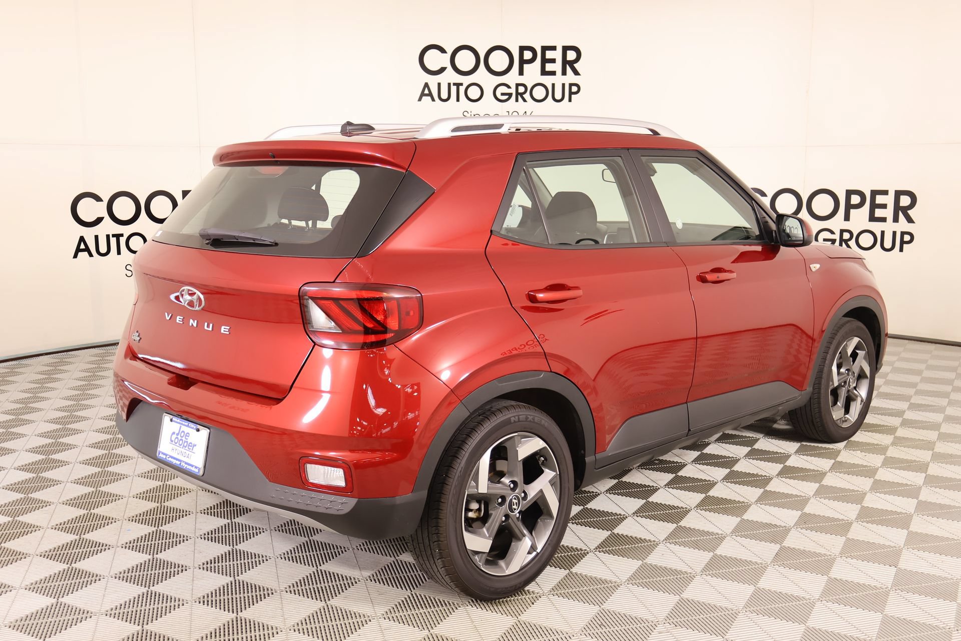Used 2025 Hyundai Venue SEL FWD image 20