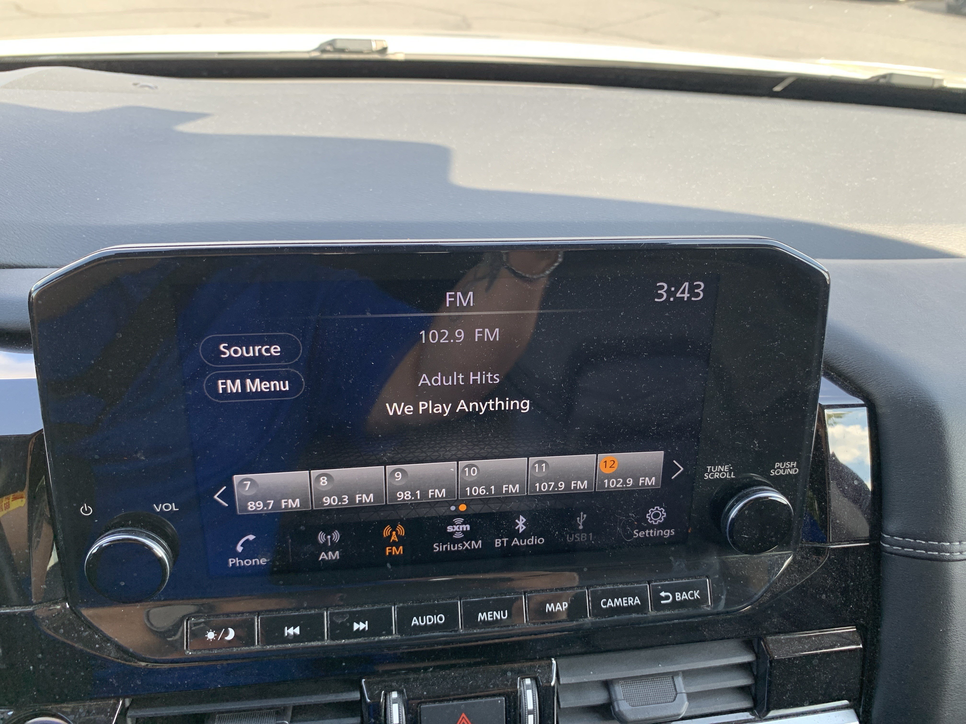 Used 2022 Nissan Pathfinder Platinum w/ Cargo Package FWD image 23