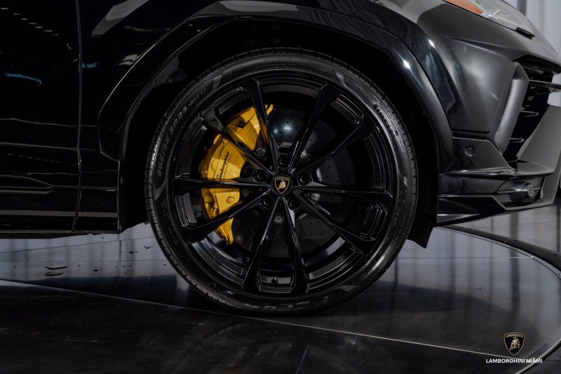 Used 2024 Lamborghini Urus S image 23