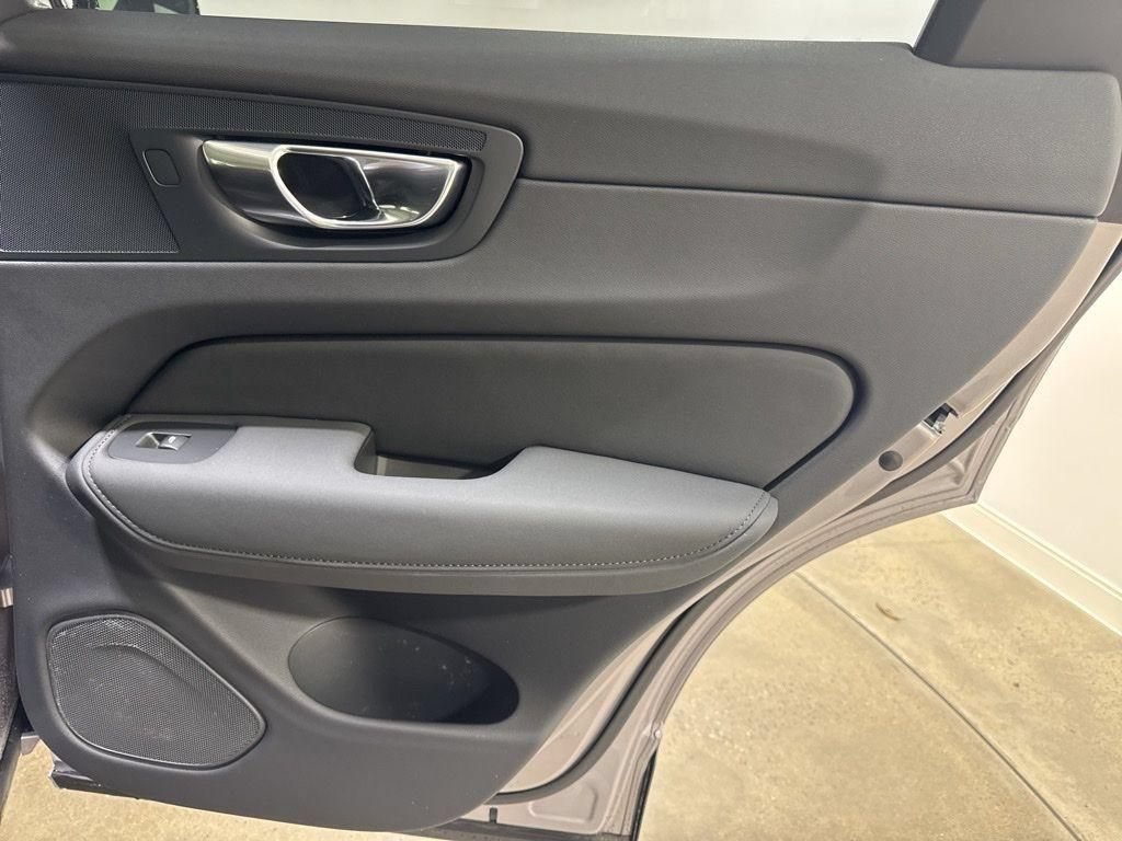 New 2026 Volvo XC60 B5 Plus w/ Protection Package Premier AWD/4WD image 23