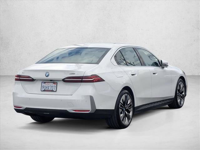 Used 2025 BMW i5 eDrive40i w/ Premium Package image 5