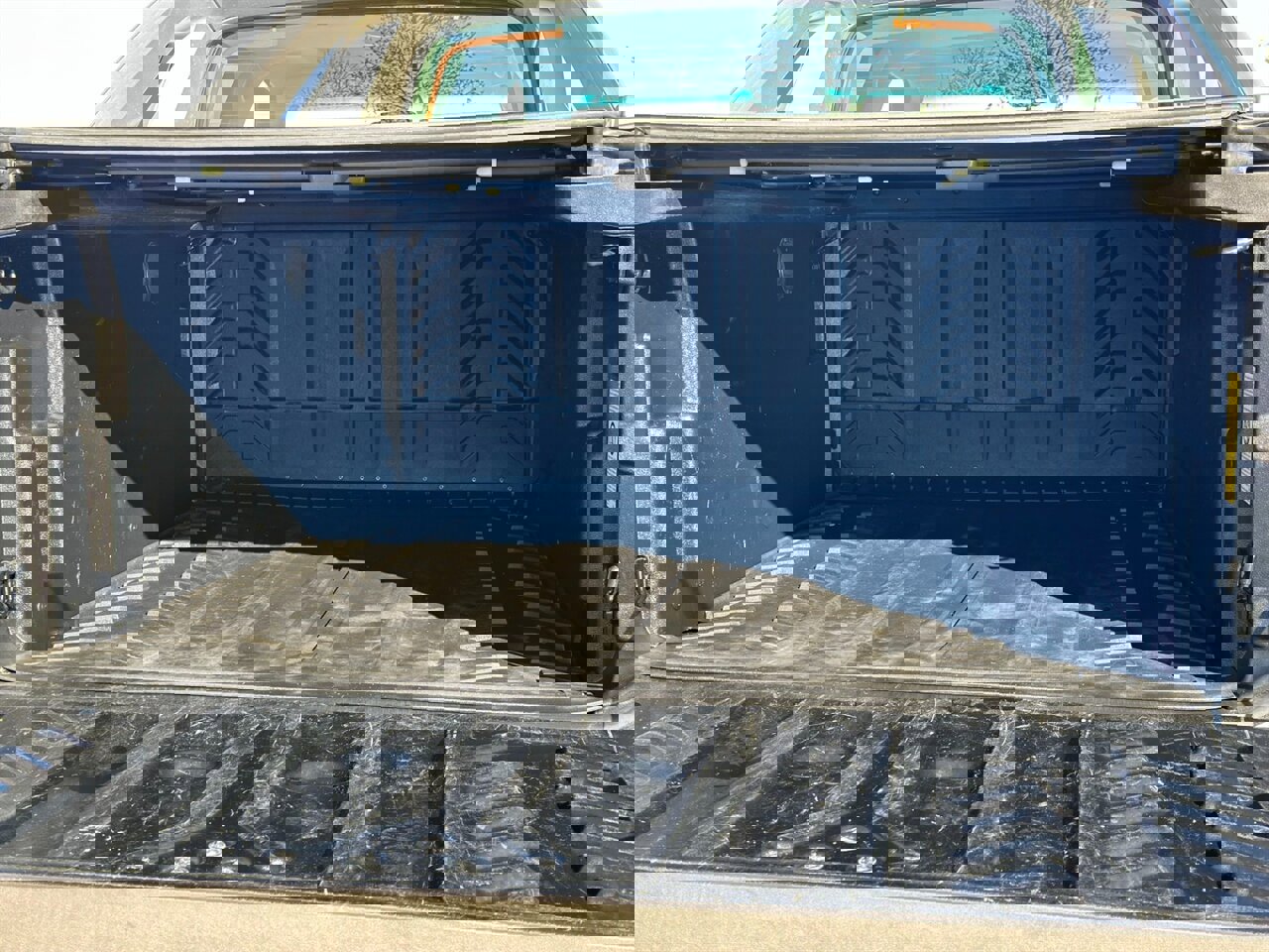 Used 2002 Cadillac Escalade EXT image 18