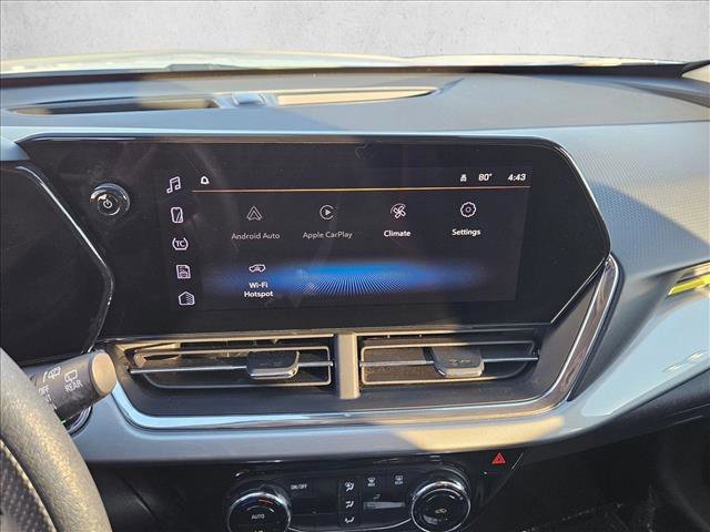 Used 2025 Chevrolet Trax LT image 12
