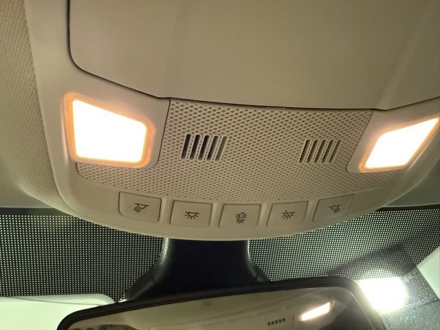 Used 2024 Ford Edge Titanium image 29