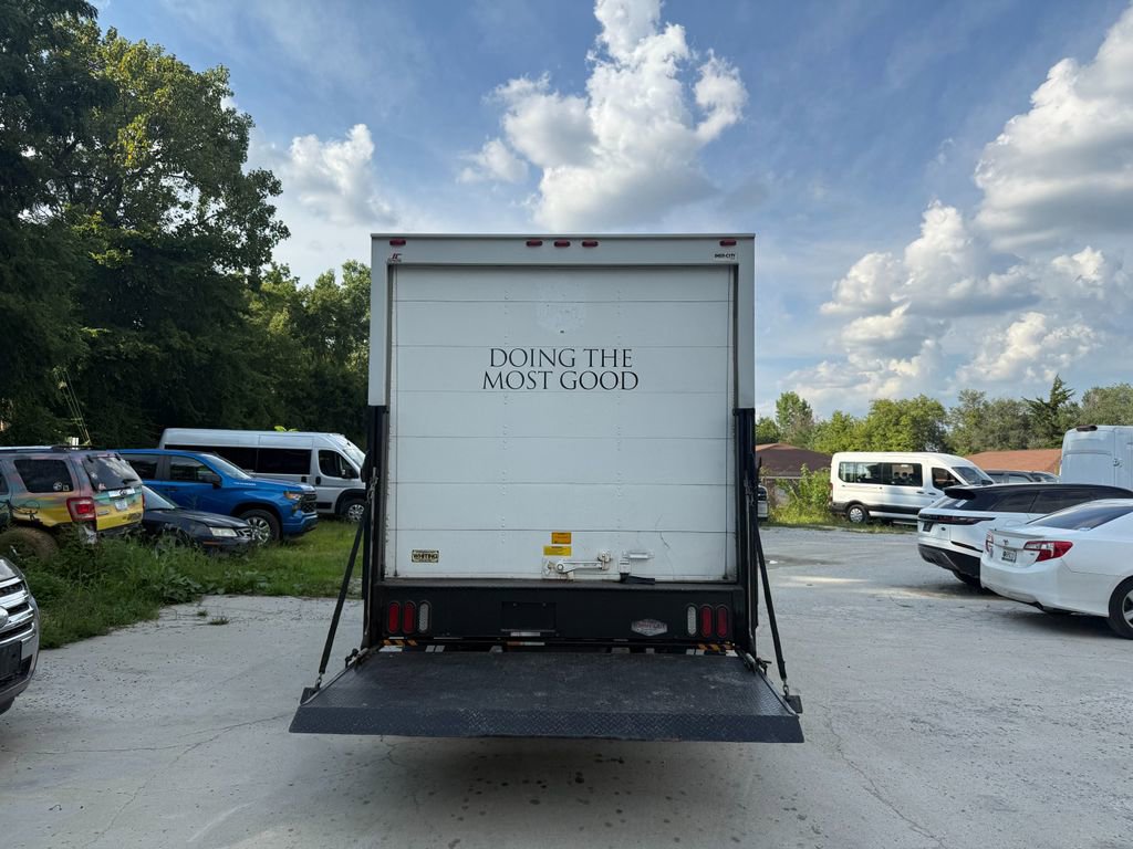 Used 2016 Ford E-450 and Econoline 450 Super Duty image 7