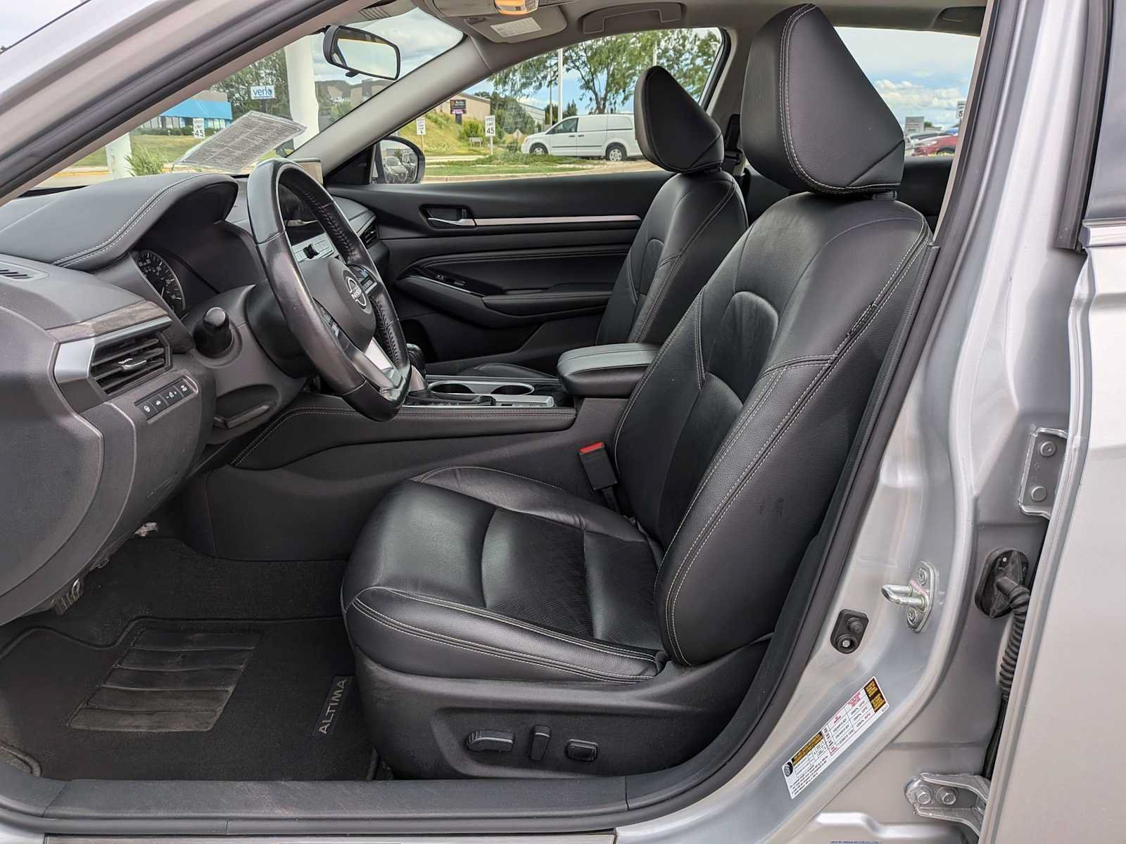 Used 2023 Nissan Altima 2.5 SL AWD/4WD image 16