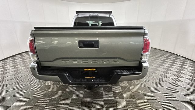 Used 2020 Toyota Tacoma TRD Sport w/ TRD Premium Sport Package AWD/4WD video 3