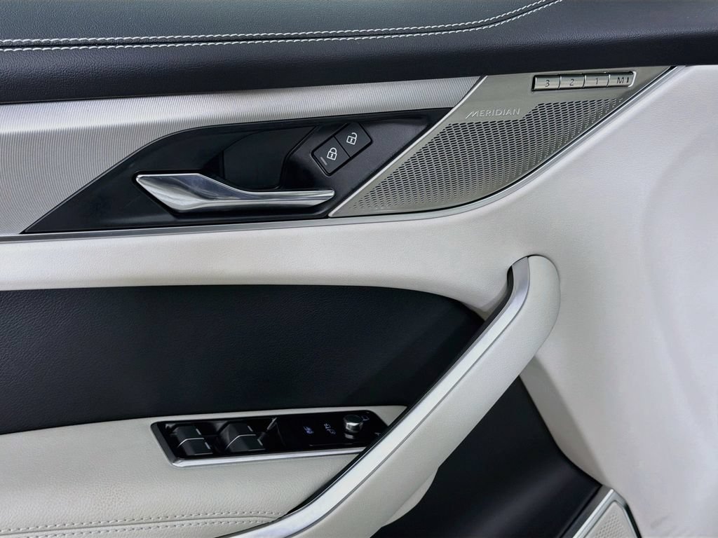 New 2026 Jaguar F-PACE R-Dynamic S AWD/4WD image 18
