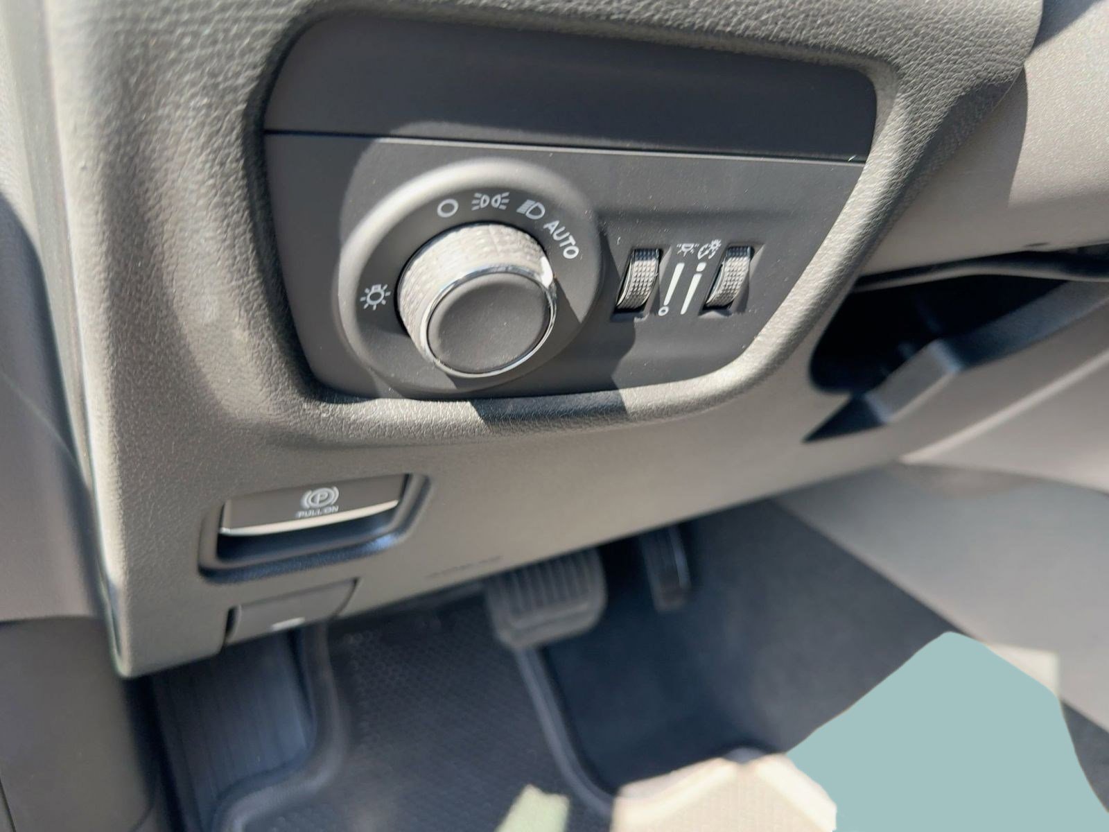 New 2025 Jeep Grand Cherokee Altitude image 17