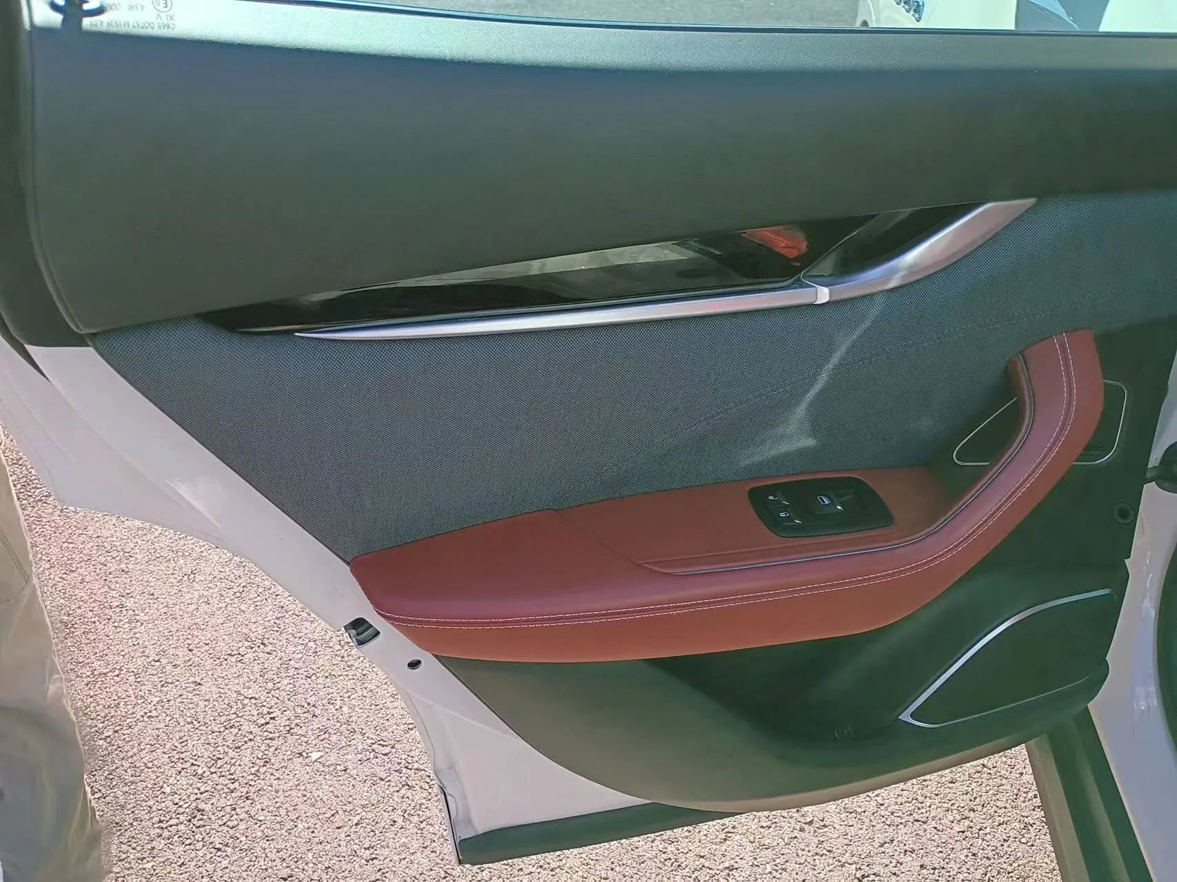 Used 2018 Maserati Levante GranLusso AWD/4WD image 18