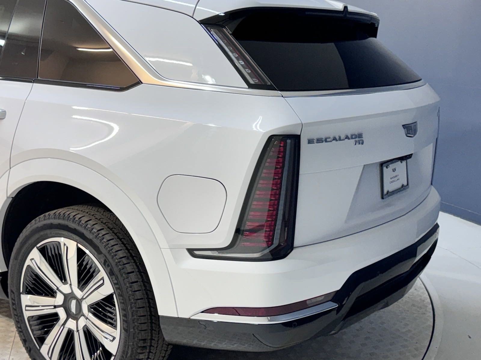 New 2025 Cadillac Escalade IQ Luxury 2 image 12