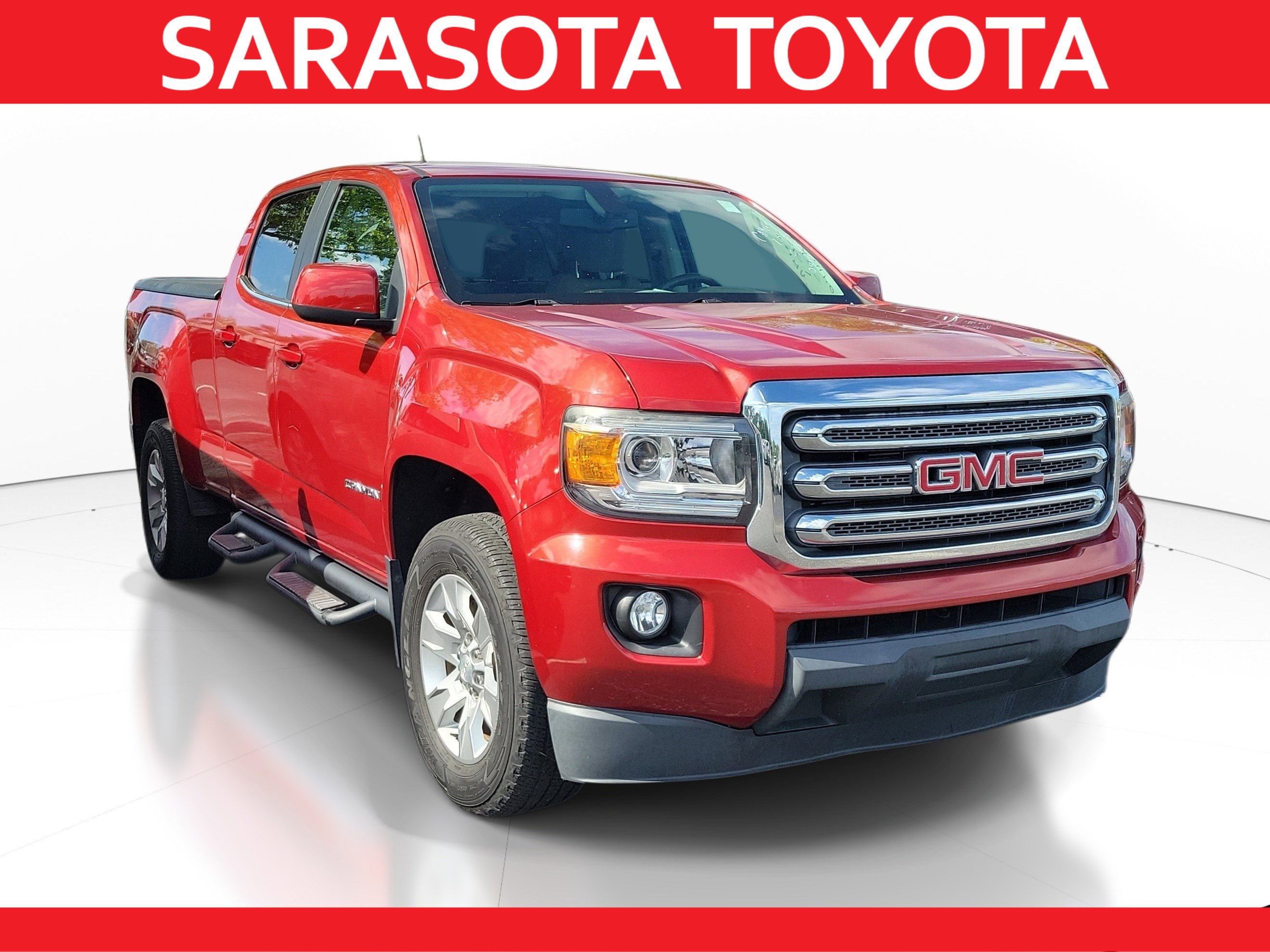 Used 2015 GMC Canyon SLE image 1