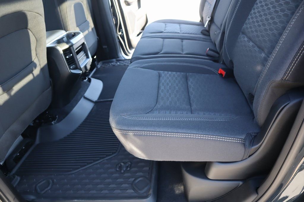 New 2026 RAM 1500 4x4 Crew Cab image 13