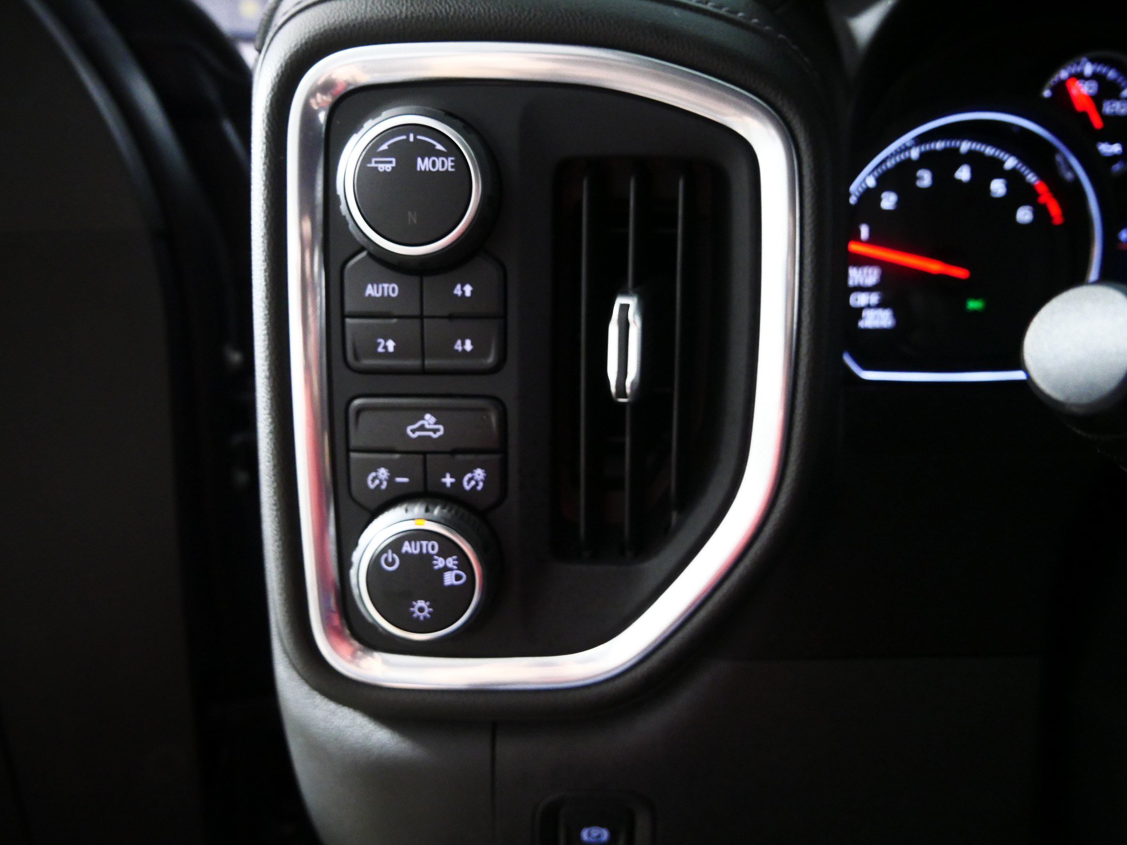 Certified 2020 Chevrolet Silverado 1500 LT w/ All-Star Edition AWD/4WD image 26