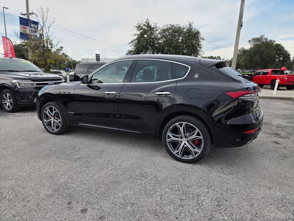 Used 2021 Maserati Levante GranLusso AWD/4WD image 13
