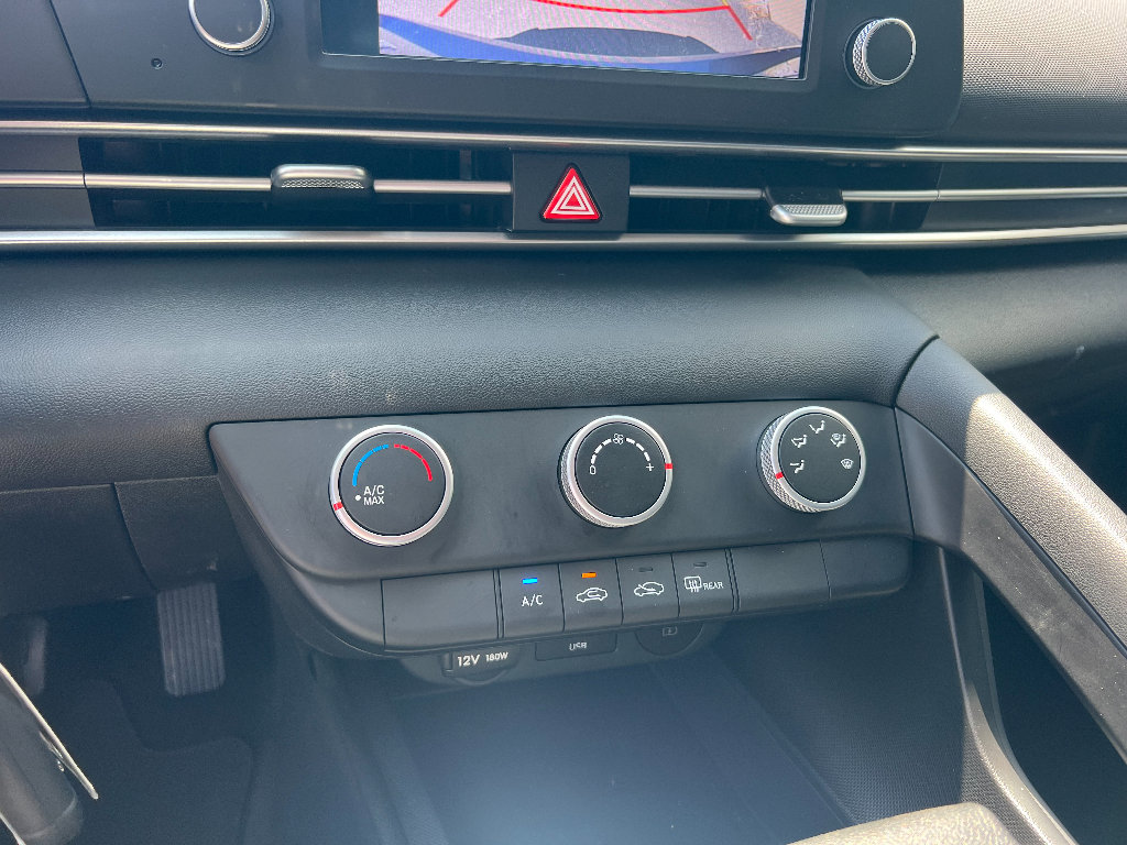 Used 2026 Hyundai Elantra SE image 27