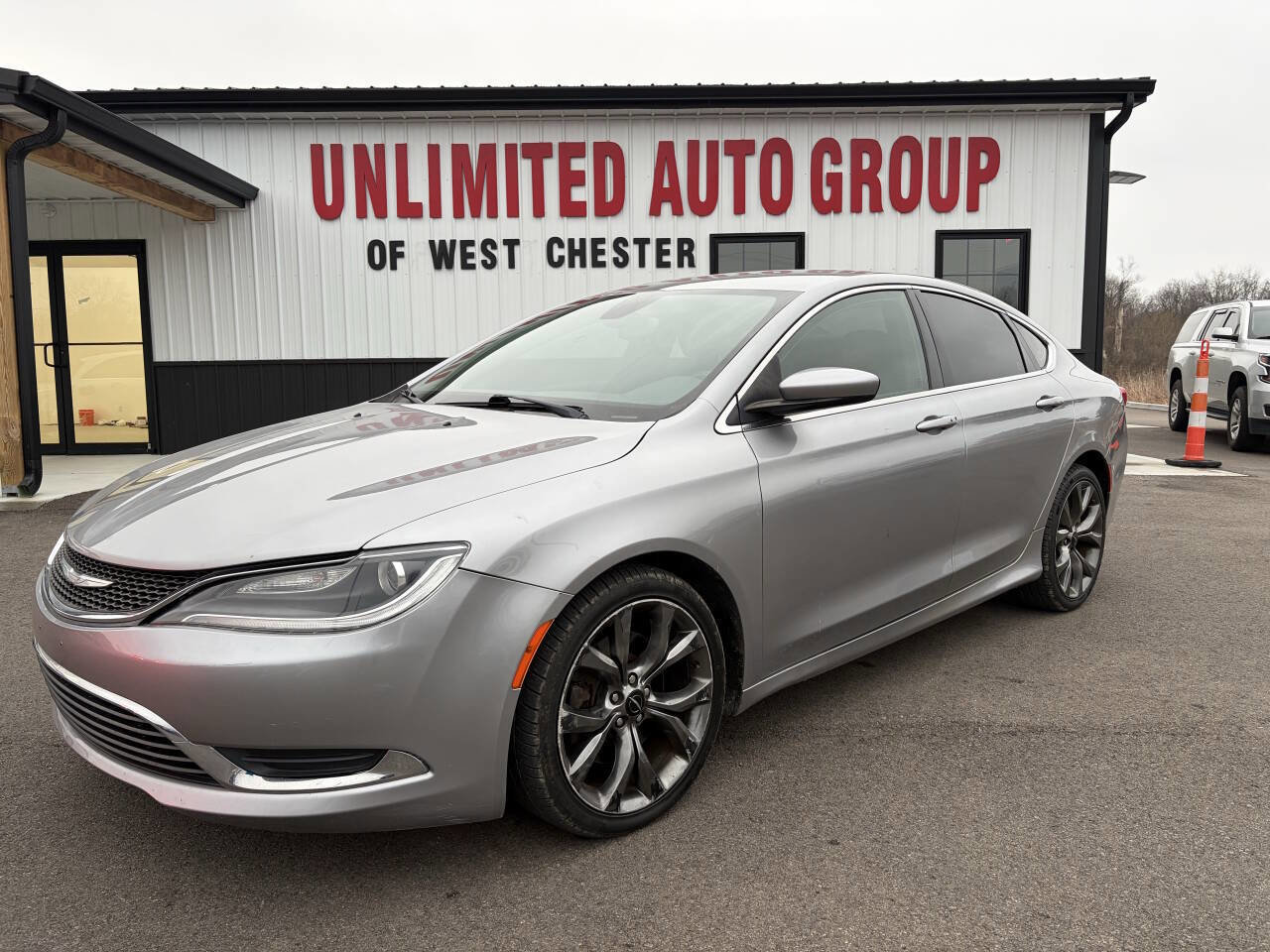 Used 2016 Chrysler 200 Limited w/ Convenience Group FWD image 1