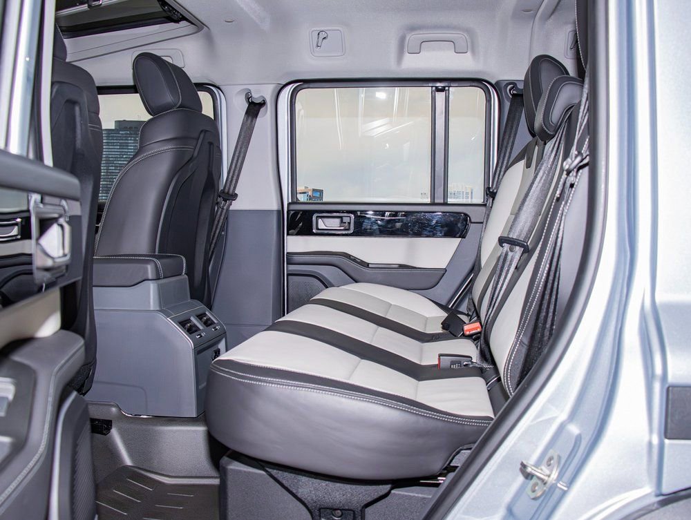 Used 2024 INEOS Grenadier Fieldmaster Edition image 22