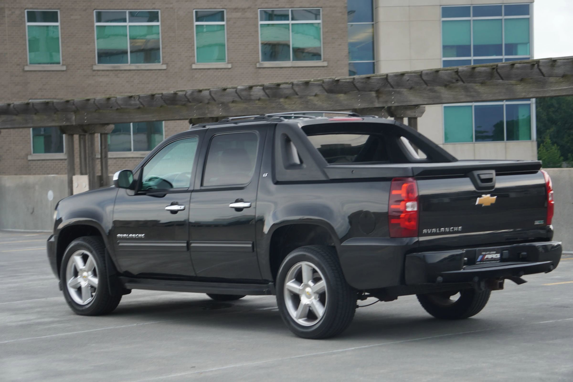 Used 2012 Chevrolet Avalanche LT w/ All-Star Edition image 4