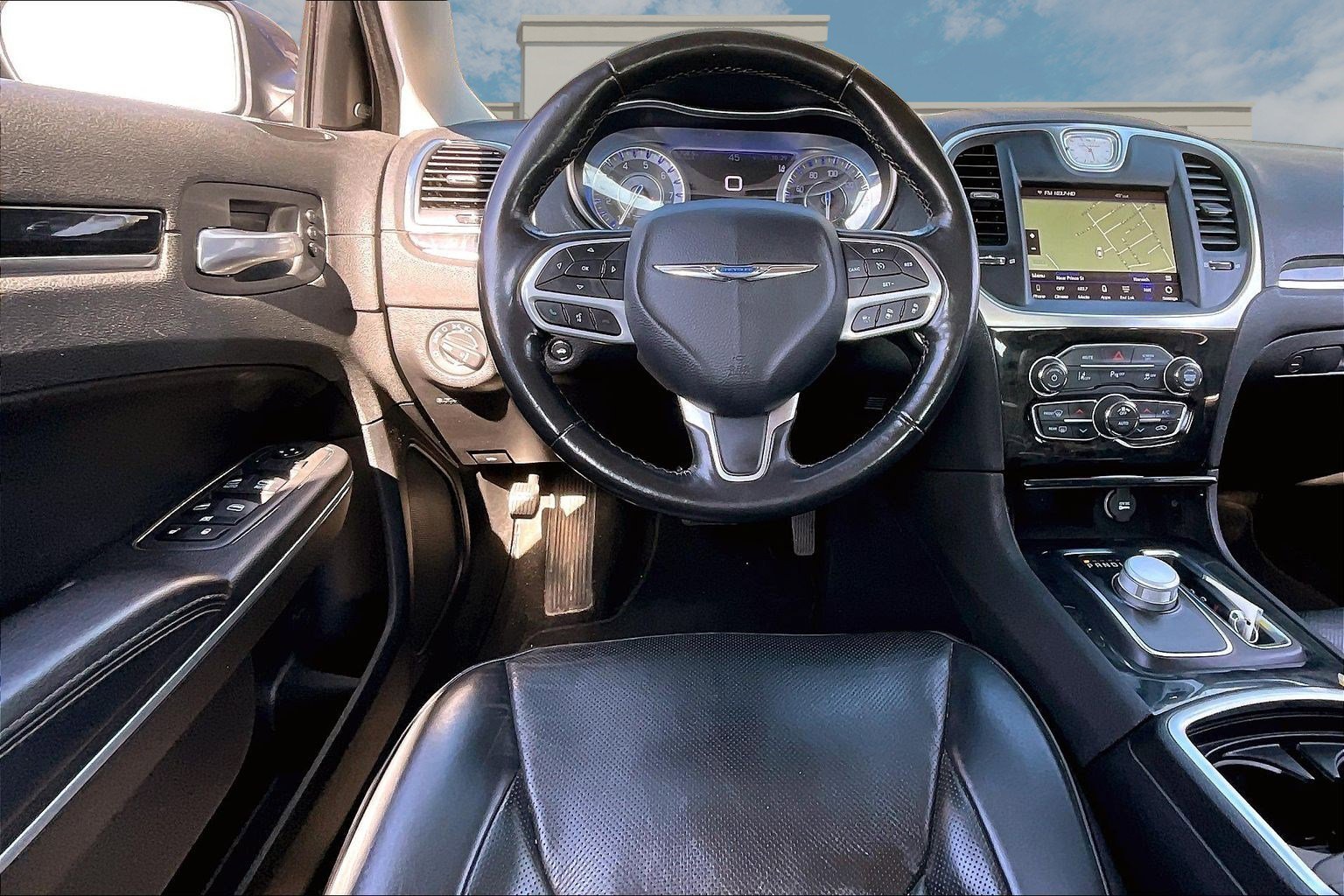 Used 2021 Chrysler 300 Touring L image 5