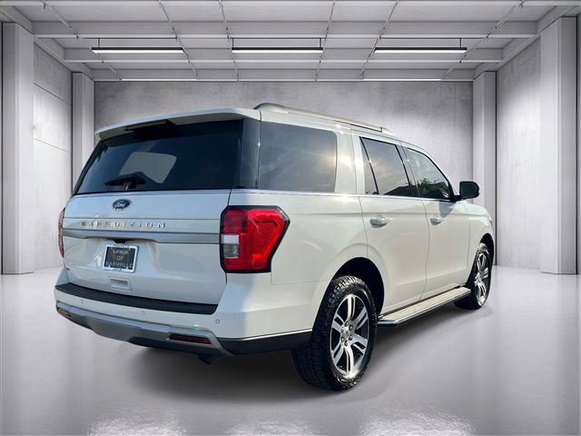 Used 2022 Ford Expedition XLT image 3